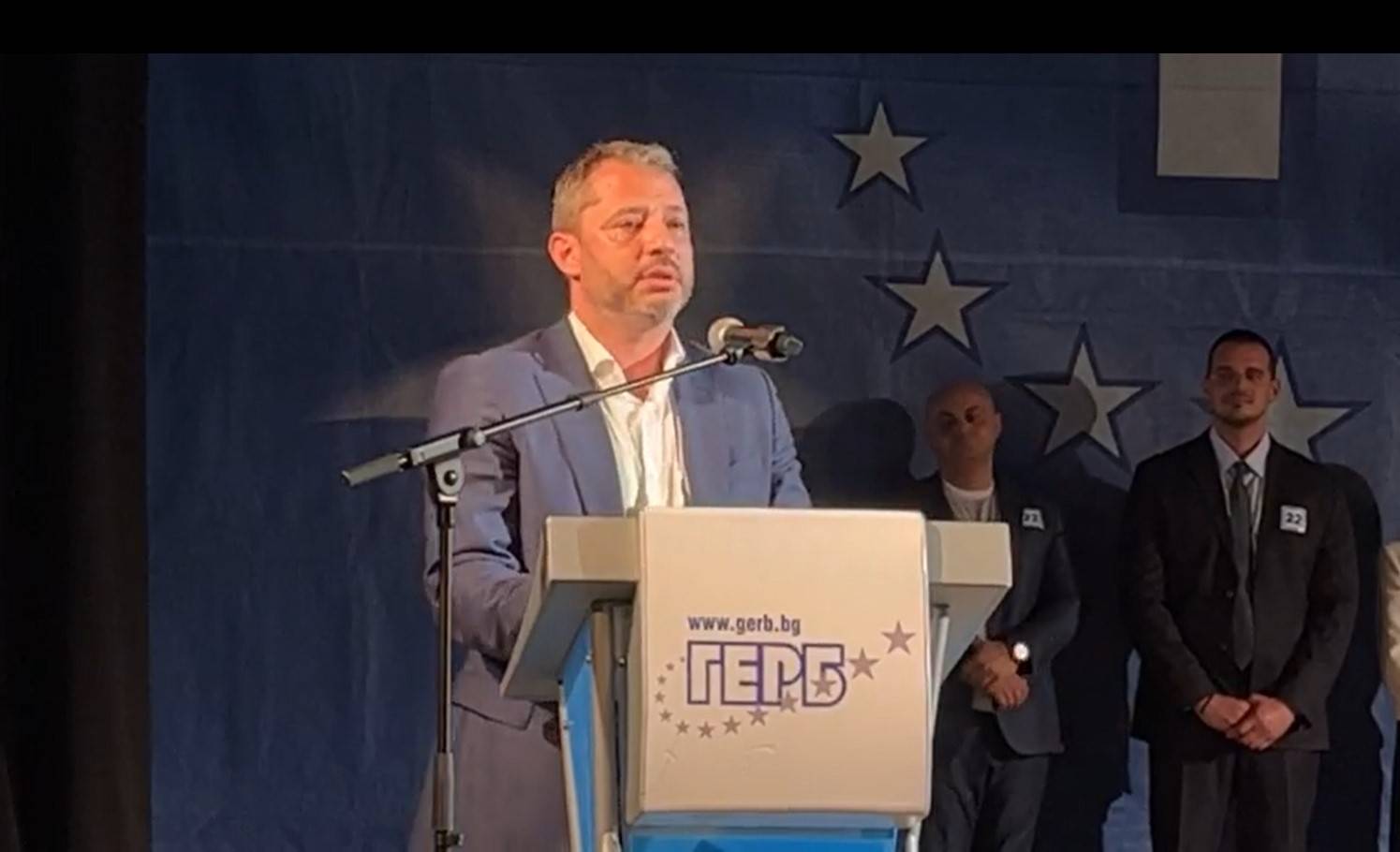  Делян Добрев 